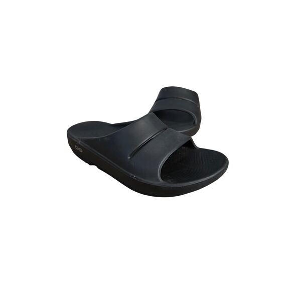 OOFOS OOmg Sport Recovery Shoe in Black for Men – .oofos-canada